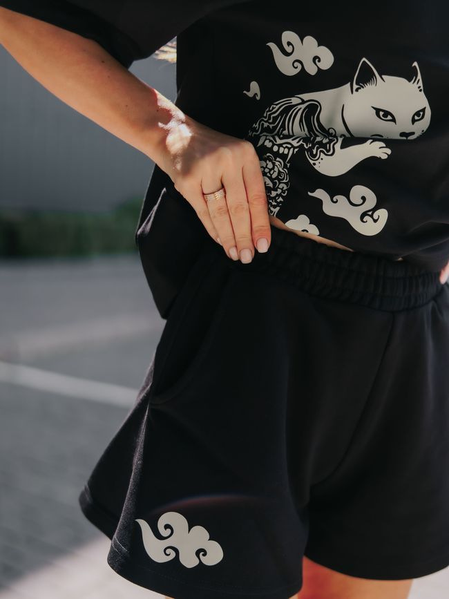 Комплект женский шорты и футболка оверсайз &ldquo;Japanese Tattoo Cats&rdquo; Черный M с котами