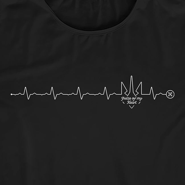 Women's T-shirt Oversize “Pulse of My Heart”, Black, XS-S