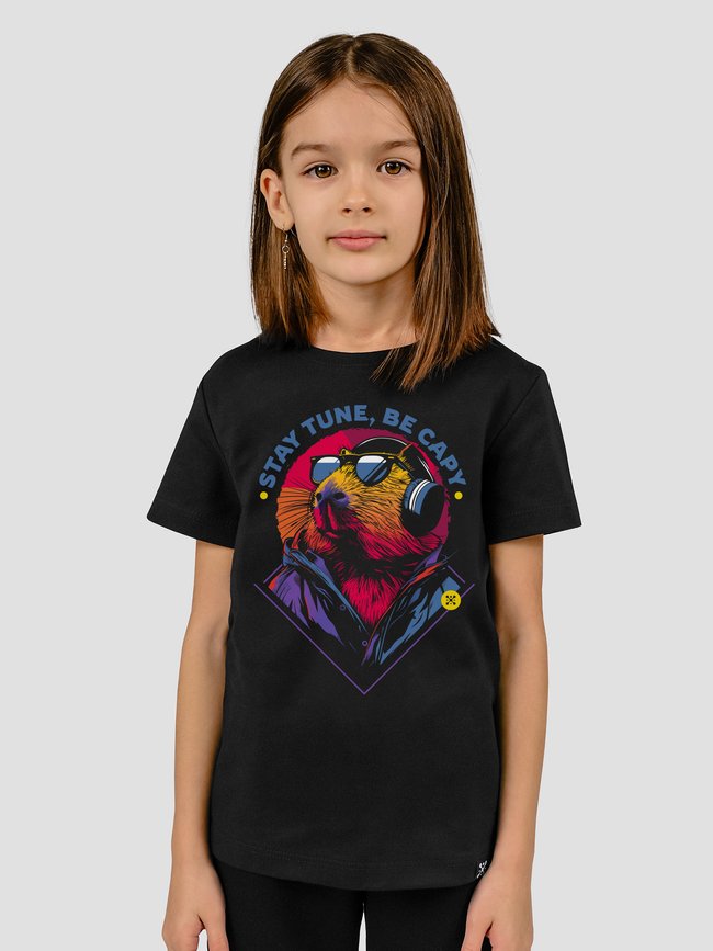 Kid's T-shirt "Stay Tune, be Capy (Capybara)", Black, XS (110-116 cm)